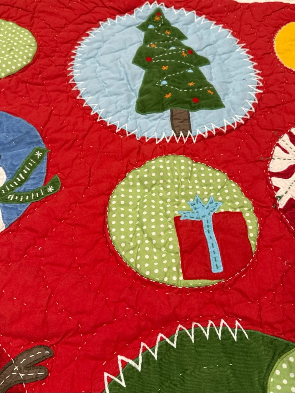 Pottery Barn Kids Reversible Christmas Quilt 48x35 Green Dot Santa VTG  Cotton